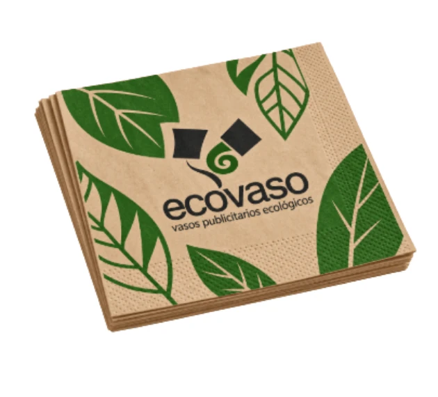 Pila de servilletas de papel con presentación kraft, hojas verdes y logo EcoVaso